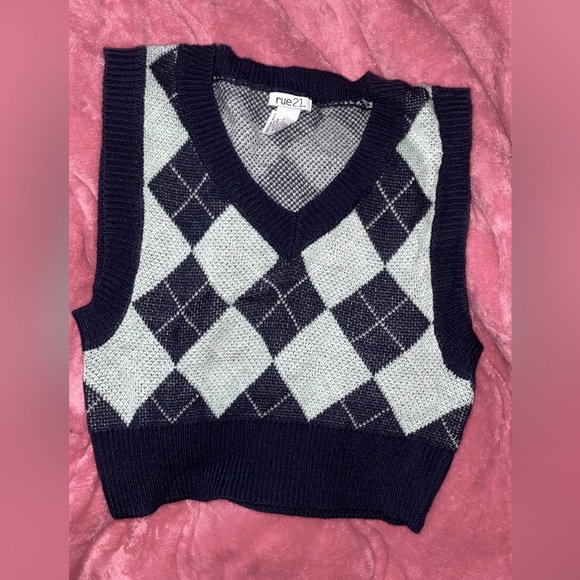 Preppy 90s sweater vest - Picture 2 of 2